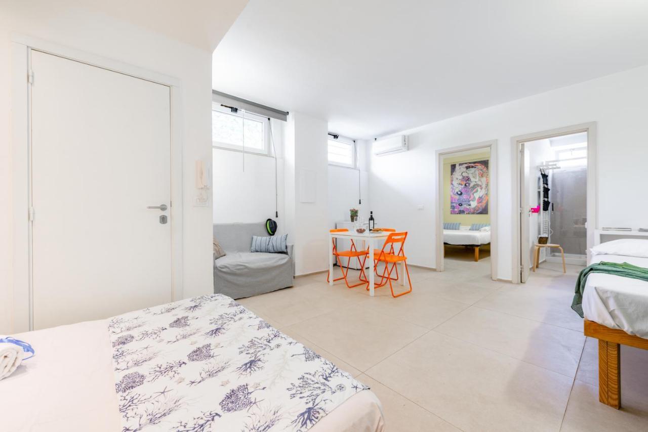 Casalmare Apartments One Step From The Sea Mola di Bari Exterior foto